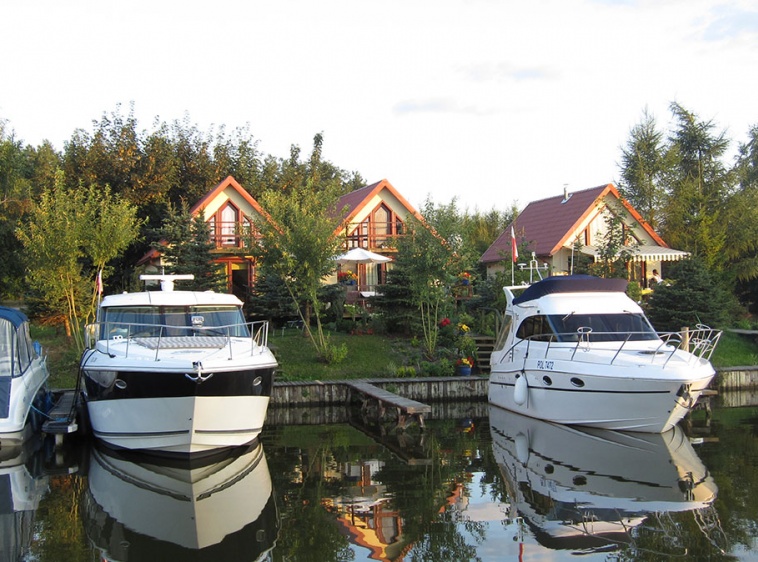 Letni Ogród. Port club, port jachtowy