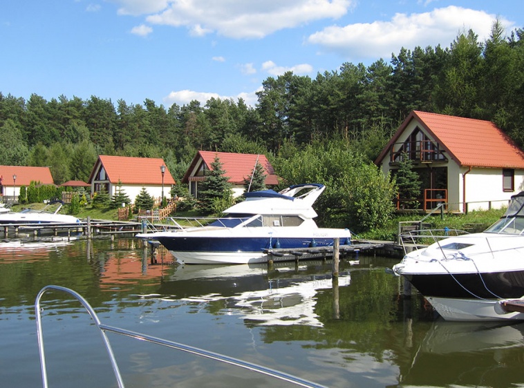 Letni Ogród. Port club, port jachtowy