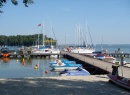 Widok z plaży na port