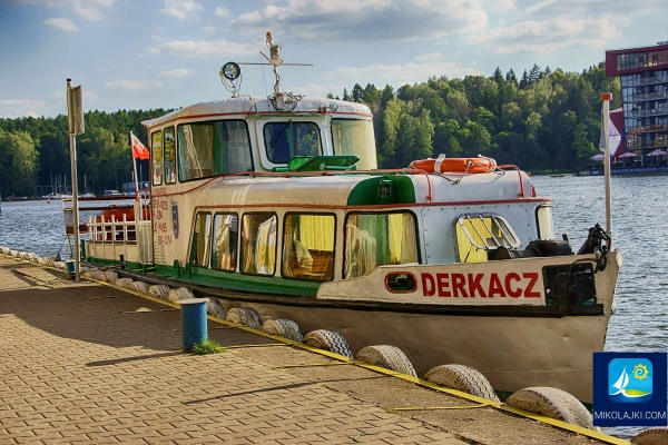 Rejsy statkami po mazurskich jeziorach.